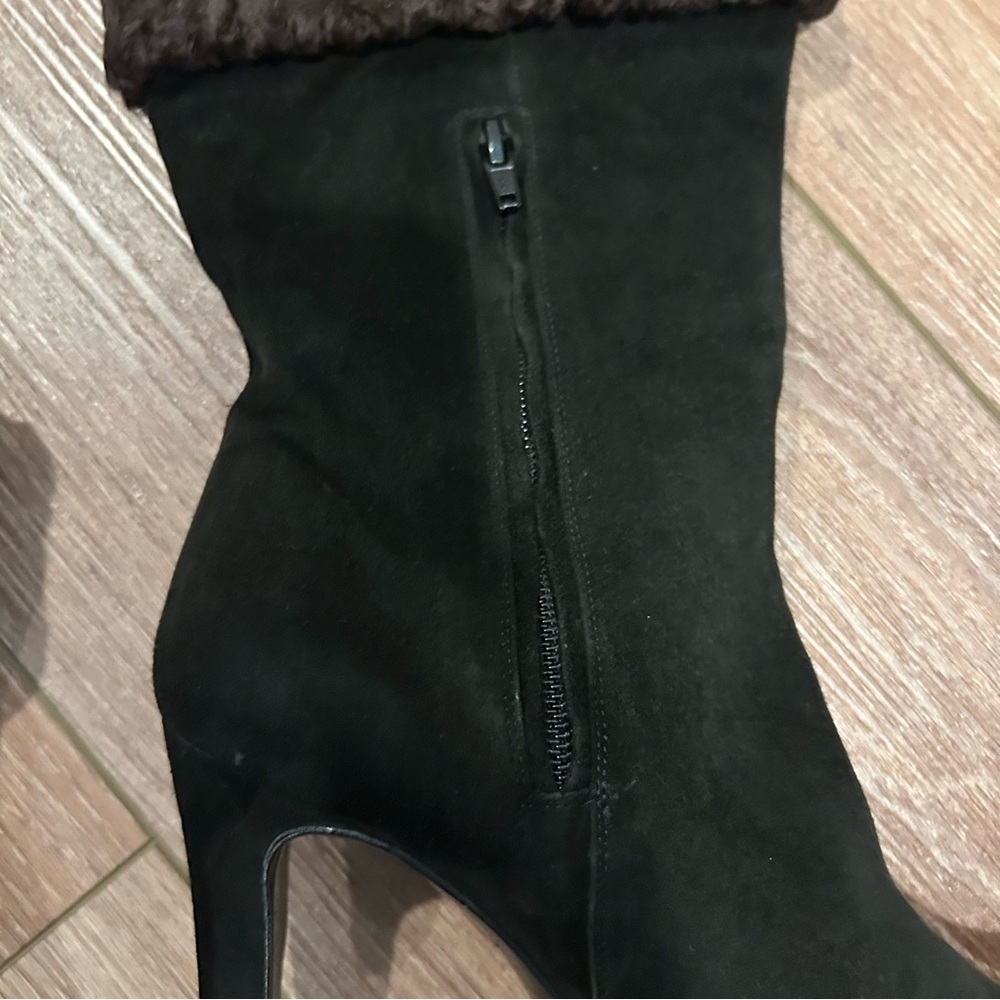 Chanel Black Heeled Boots with Stiletto Heel and Folded Cuff - Picture 4 of 11